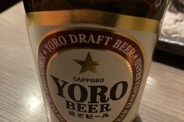 気まずい場面、食事中、テーブルが開いてない・・・