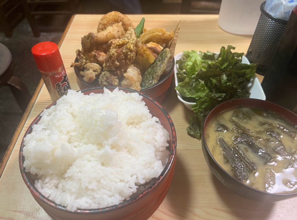 ご飯てんこ盛りのお店