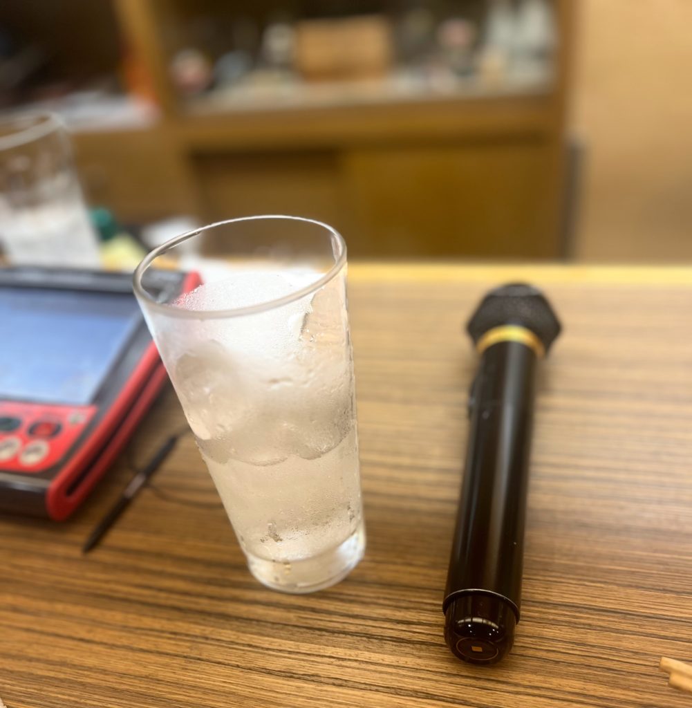 居酒屋と思ったらカラオケ喫茶？