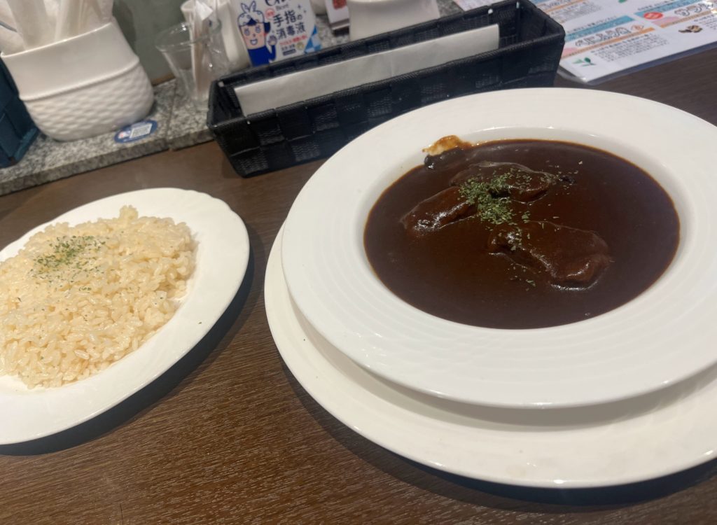 薬膳カレー初めて食べた