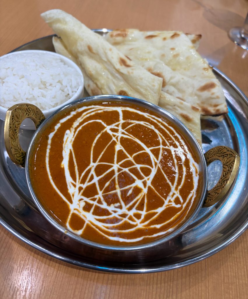 チーズナンとキーマカレー