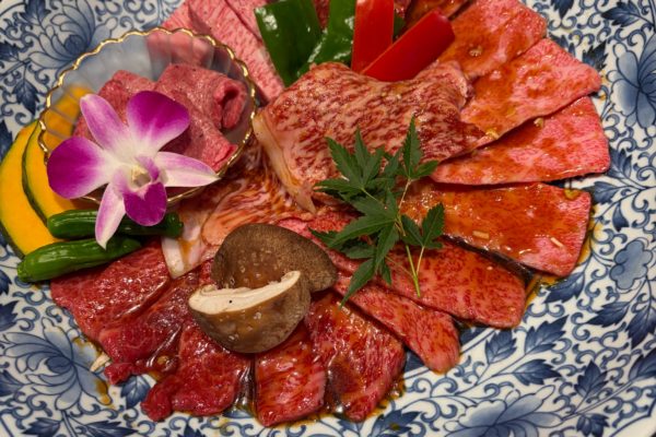 夜の飲食店はまだ厳しい