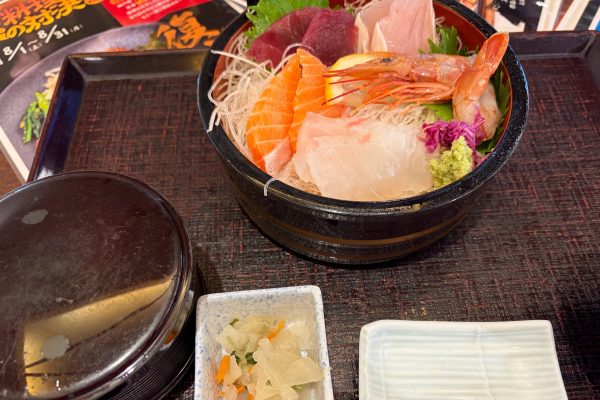 ある館内の定食