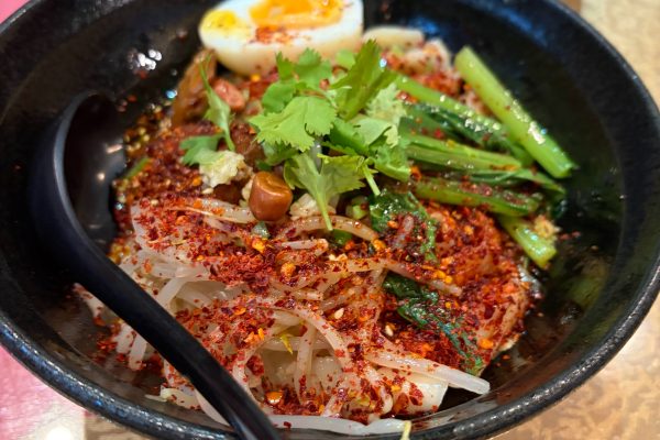 手違いで辛いようぽう麺がきました